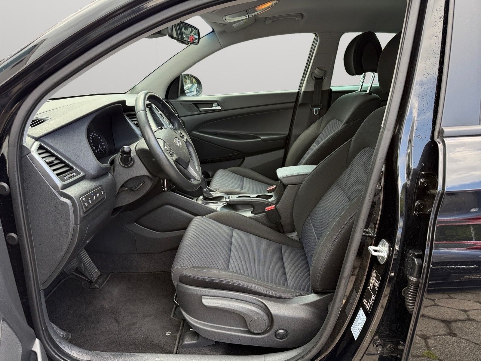 Fahrzeugabbildung Hyundai Tucson Advantage*LED*AHK*R-Kamera*Navi*Garantie