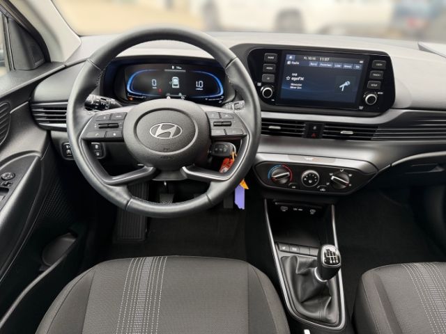 Fahrzeugabbildung Hyundai i20 Essential 1.0 T-GDI +CARPLAY+TEMPOMAT+SHZ+RF