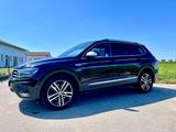 Volkswagen Tiguan Allspace 2.0 TSI 220PS DSG 4M Highl. Offr - VW Tiguan Allspace von privat
