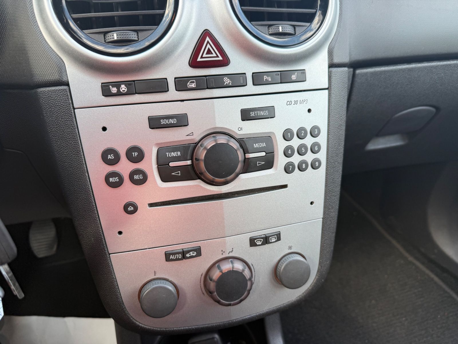 Corsa D Active*1.4-86-PS*2.HAND*5-TÜREN*TÜV NEU