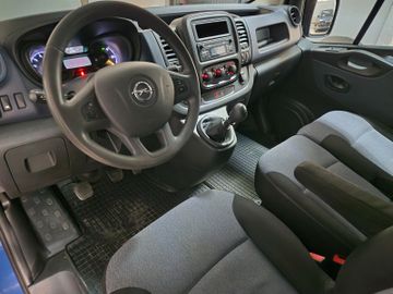 Opel Vivaro - 10