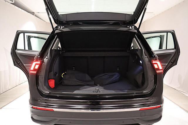 Tiguan Life 1.4 eHybrid TravelAssist AHK Navi Ka