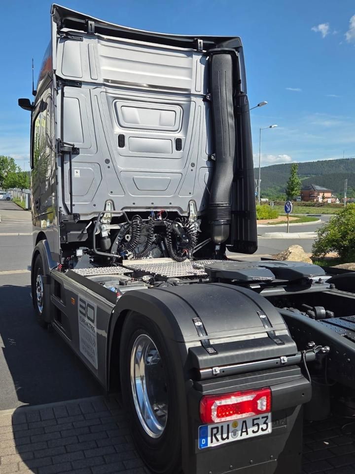 Fahrzeugabbildung Mercedes-Benz Actros 1853 LS