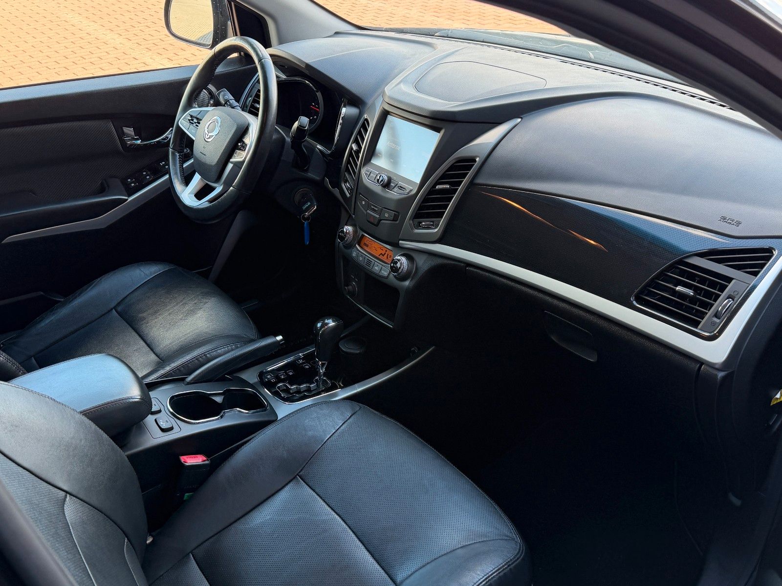 Fahrzeugabbildung Ssangyong Korando 2.2 e-XDi 220 *Nav*8fach*Kamera*AWD*PDC*