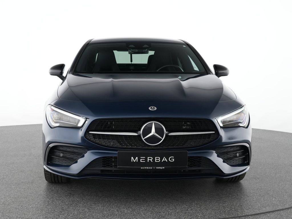 Mercedes-Benz CLA 250 e Coupé Edition 2020 AMG Night Kamera Na foto 2