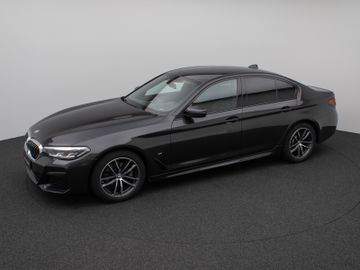 Fahrzeugabbildung BMW 520d M Sport  Kamera HUD DAB HiFi AHK DisplayKey