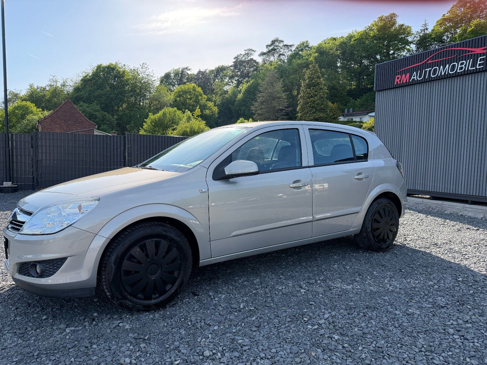 OPEL Astra H 1.6 Lim. Edition KLIMA/AHK/TÜV