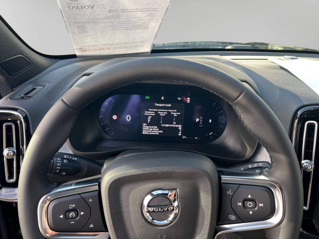 VOLVO XC40 B3 B DKG Plus Black Edition, FHZ VOLVO XC40 B3 B DKG Plus Black Edition, FHZ