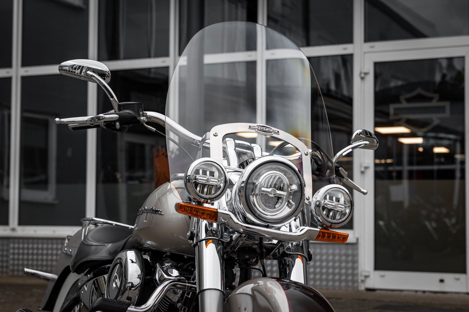 Fahrzeugabbildung Harley-Davidson SOFTAIL DELUXE FLDE - JEKILL & HYDE - NEUWERTIG