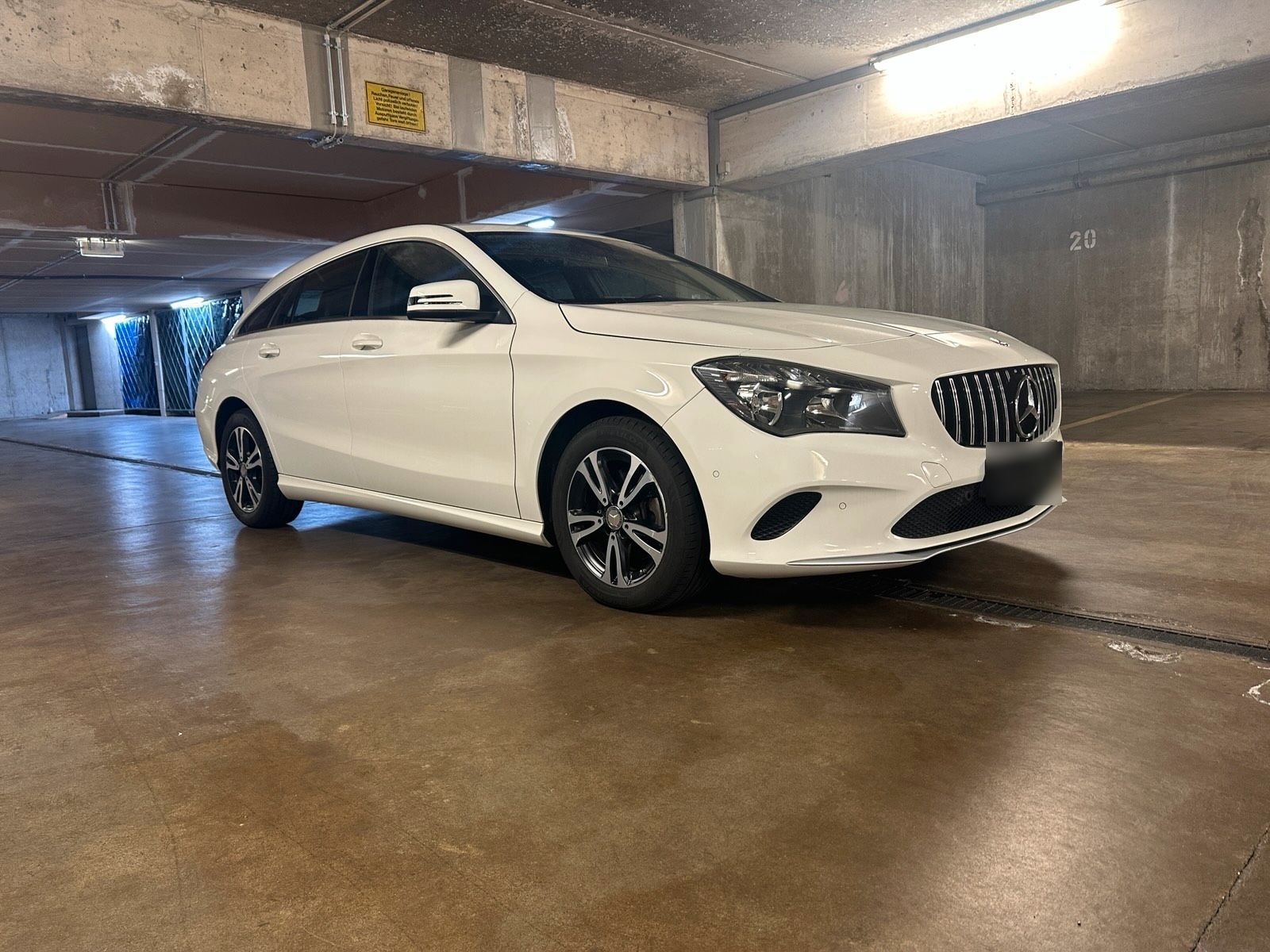 MERCEDES-BENZ Mercedes Benz CLA 180//NAVI-PDC-KLIMA-AUTO...