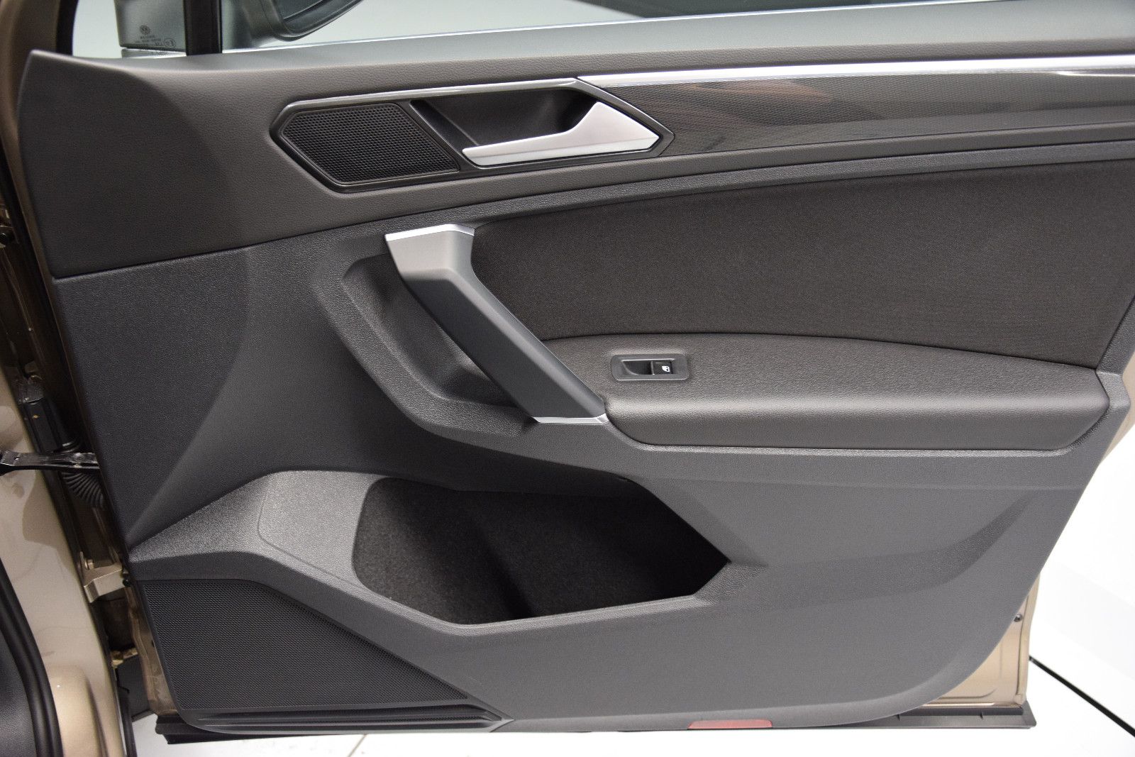 Fahrzeugabbildung Volkswagen Tiguan Highline 4Motion AHK el.Heckklappe ACC