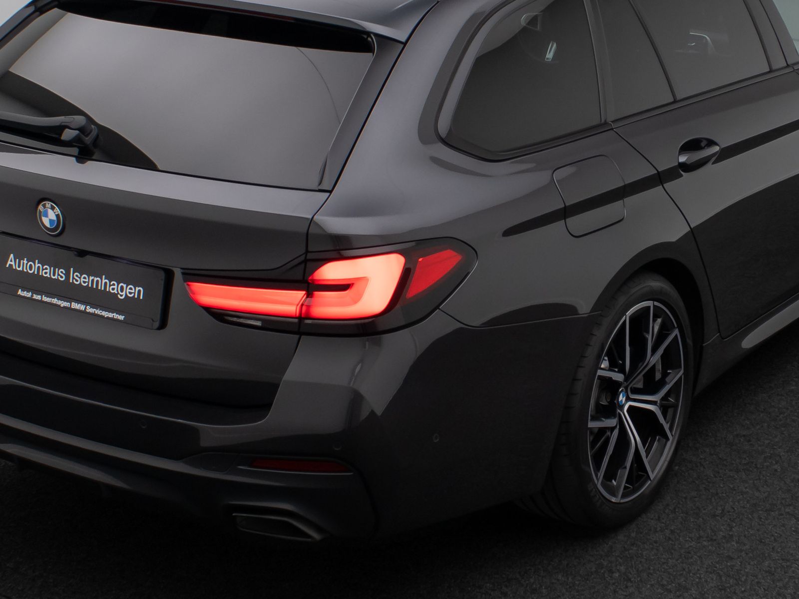 Fahrzeugabbildung BMW 520d xD M Sport Panoram Kamera Laser HUD H/K 19"