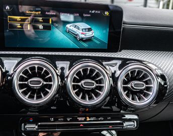 Fahrzeugabbildung Mercedes-Benz A180 7G-DCT KEYLESS|VIRTUALCOCKPIT|SPURH.|AMBIEN
