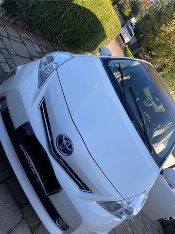 Toyota Prius +