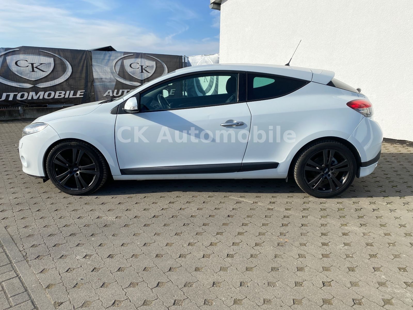 Fahrzeugabbildung Renault Megane III Coupe Luxe 2.0 Turbo/Bi-Xenon/PDC