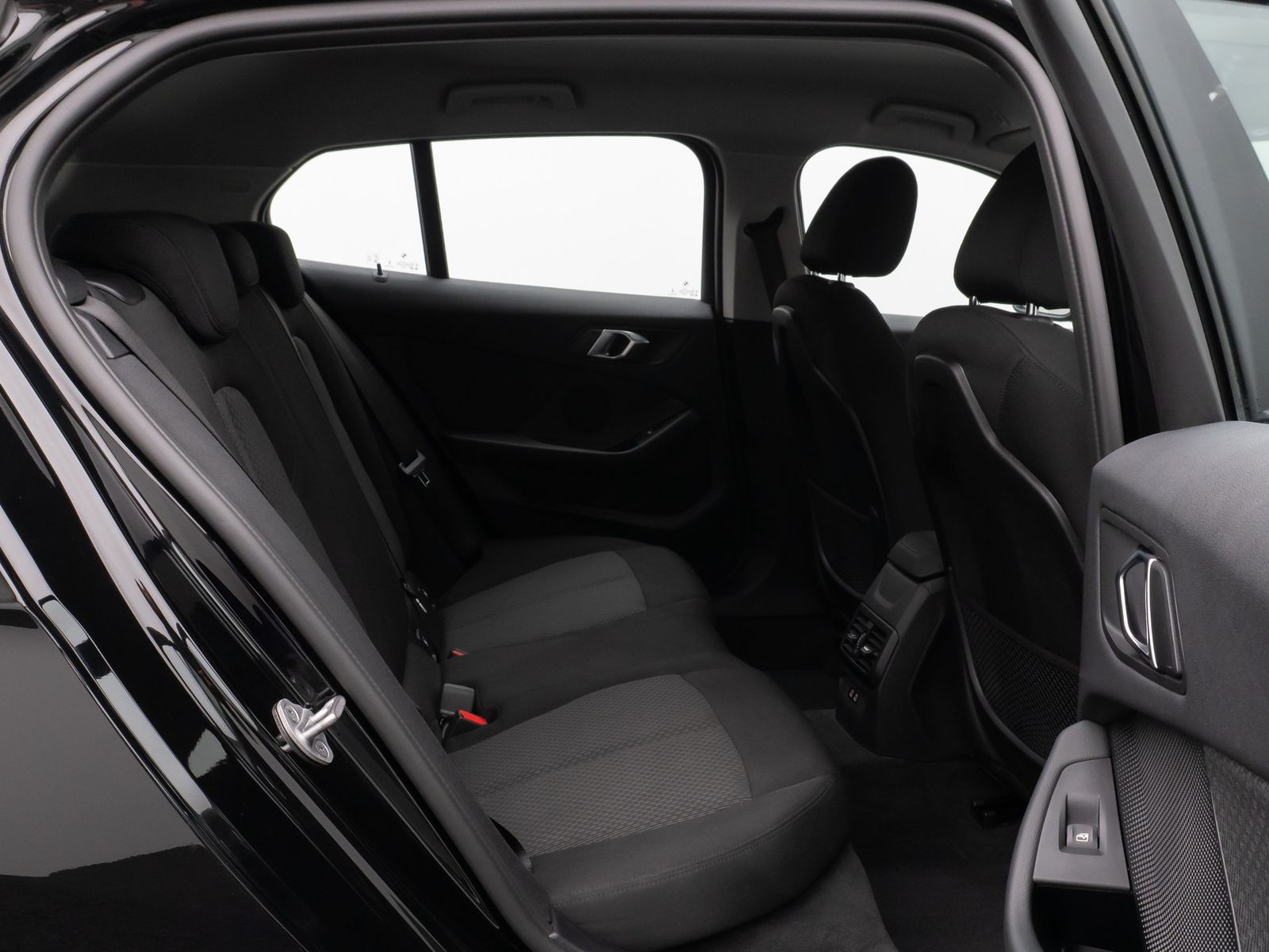 Fahrzeugabbildung BMW 118i DAB CockPitPro Geschwindigkeitsreg PDC LED