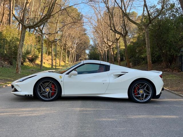 FERRARI F8 – Bild 5