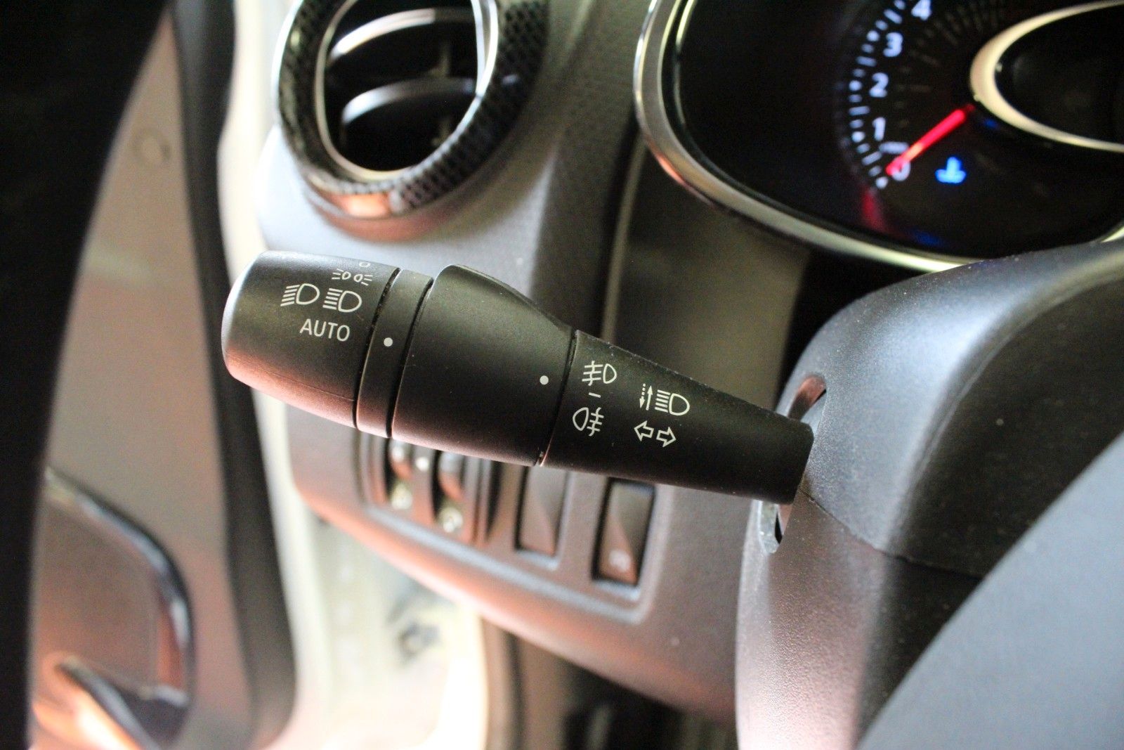 Fahrzeugabbildung Renault Clio TCe 90 IBose Edition *Navi*Klima*PDC*