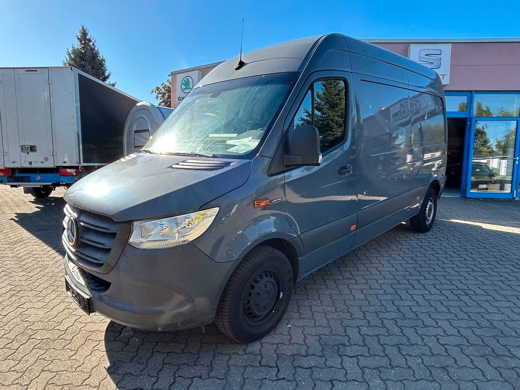 Image of Mercedes-Benz eSprinter