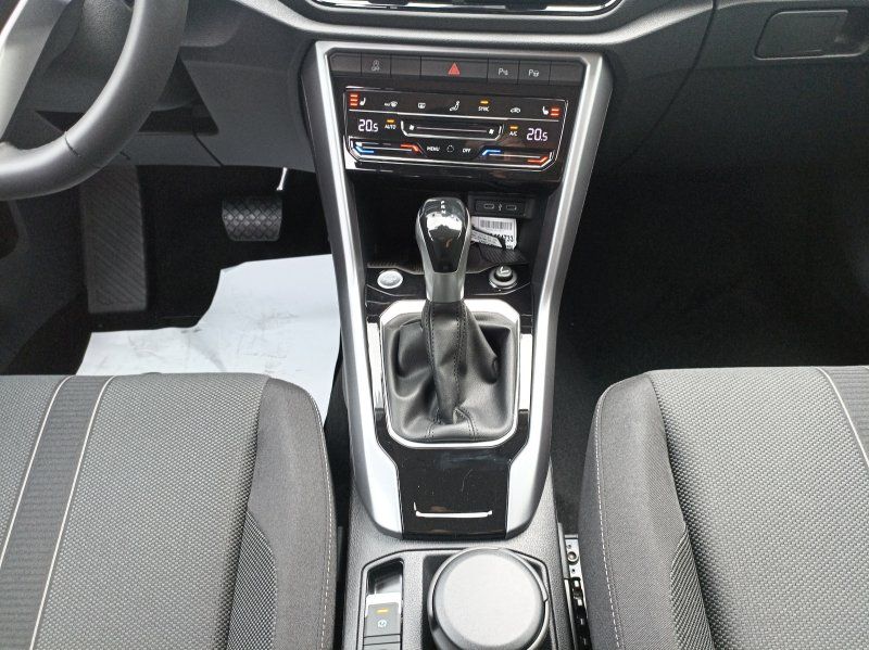 Fahrzeugabbildung Volkswagen T-Roc 1.5 TSI DSG Life