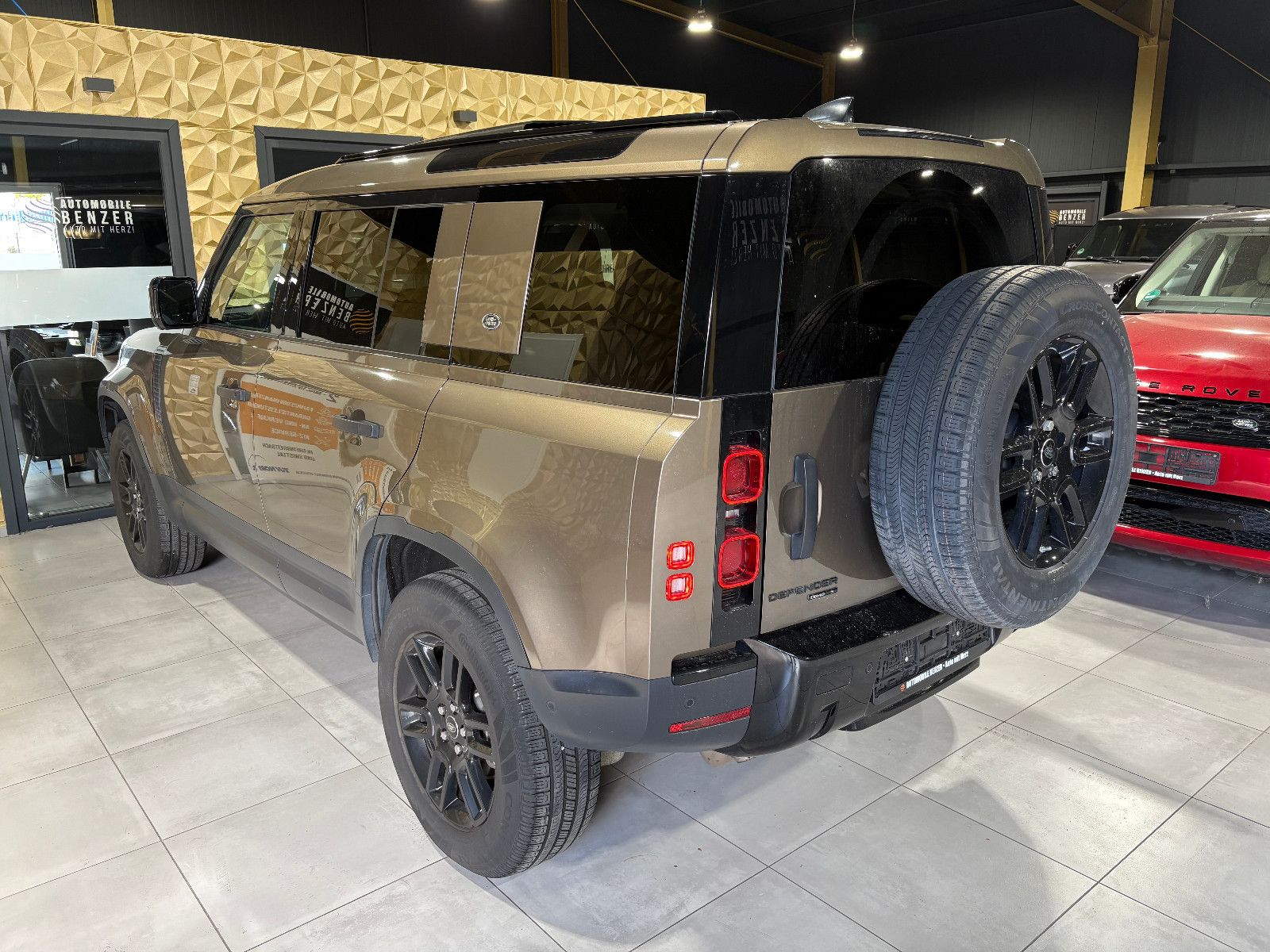 Fahrzeugabbildung Land Rover Defender 110 S/360°/NAVI/PANO/APPLE/ACC/SHZ