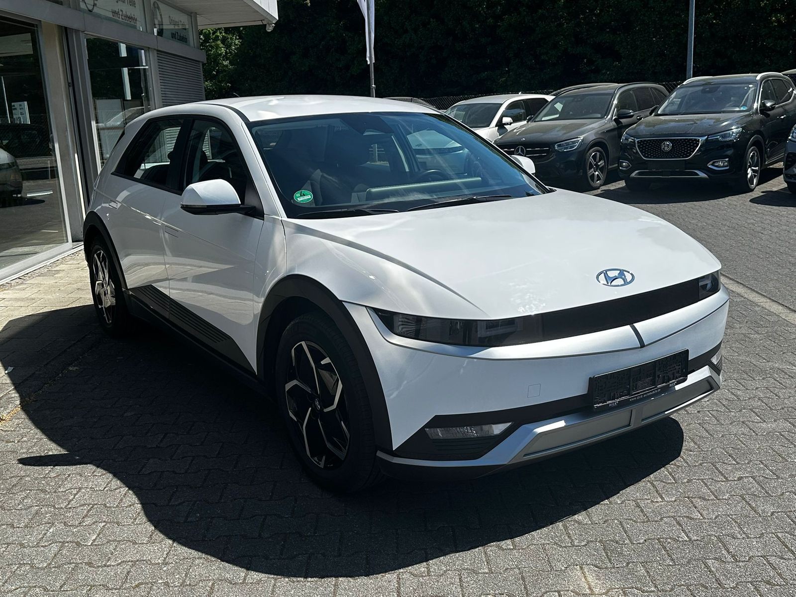 Fahrzeugabbildung Hyundai Ioniq 5 2WD WERKSGAR+NAVI+LED+SHZ+KAMER+DAB+ACC