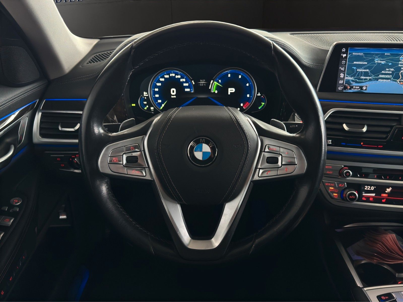 Fahrzeugabbildung BMW 730d 1.Hand /SoftClose/360°/Dig.Cock/4-Zonen