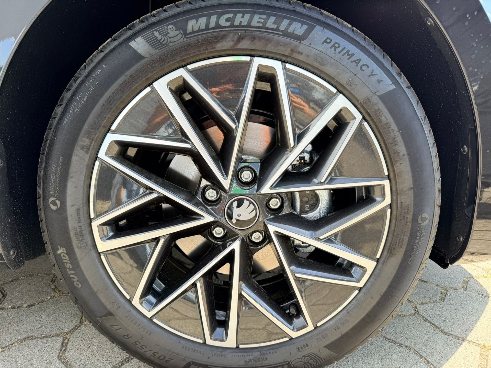 Fahrzeugabbildung SKODA Octavia Combi Balance 1.5TSI DSG*360°Cam*Alcanta