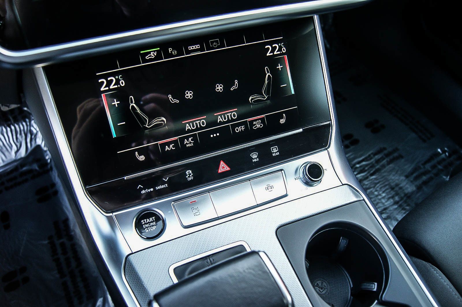 Fahrzeugabbildung Audi A6 Avant 50 TFSI e quattro S-LINE MATRIX ANHZV