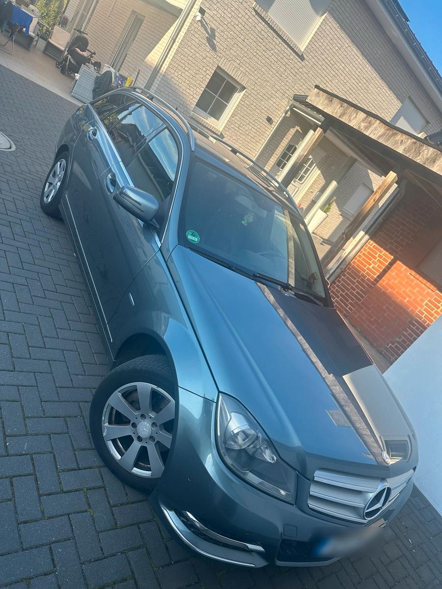 Mercedes-Benz C180 2011 — photo 7