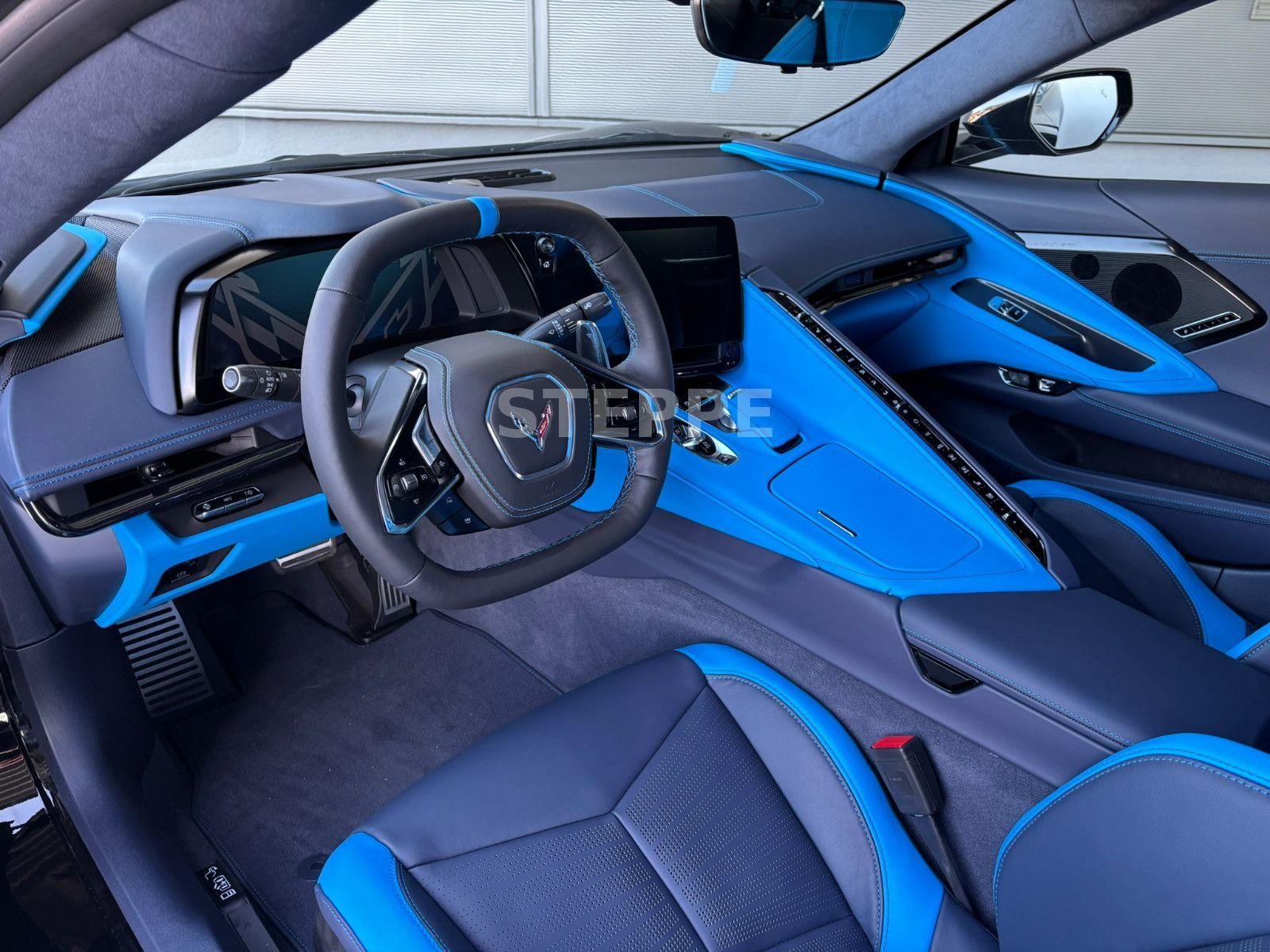 Corvette C8 Stingray Coupe 6,2 V8 3LT Europamodell STEPPE