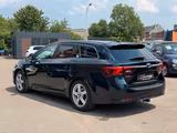 Toyota Avensis Sports Edition HU neu/Navi/SHZ/AHK - Toyota Avensis mit Diesel-Antrieb: Kombi