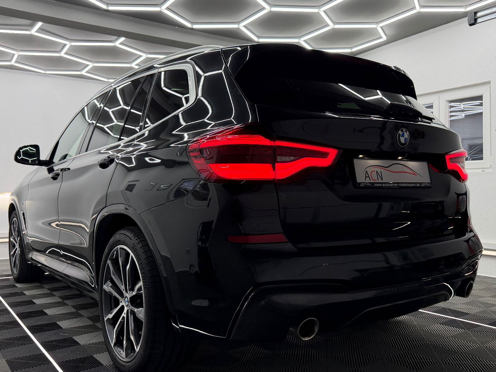 Fahrzeugabbildung BMW X3 xDrive 30 d M SPORT/LED/HuD/AHK/PANO/H&K/DAB