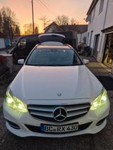 Mercedes-Benz E220 - weiße Mercedes-Benz 200