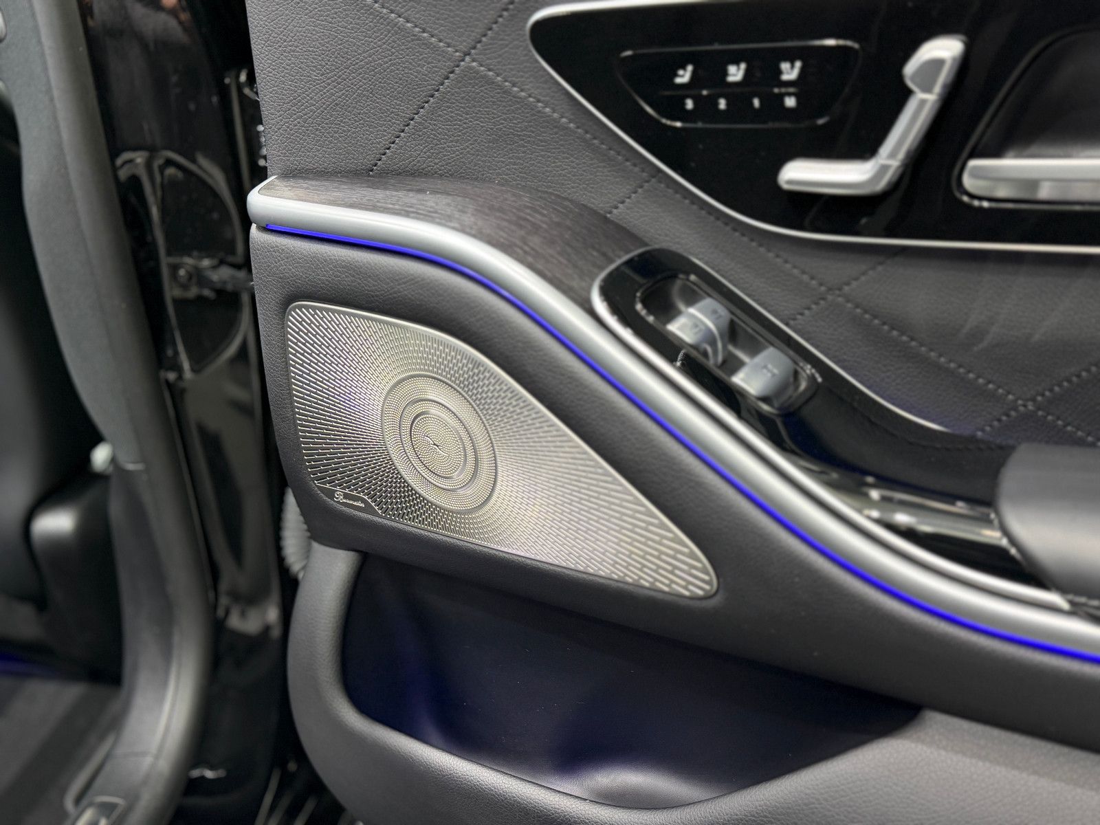 Fahrzeugabbildung Mercedes-Benz S 400 d Limousine L 4Matic|Burmester|MASSAGE|HuD
