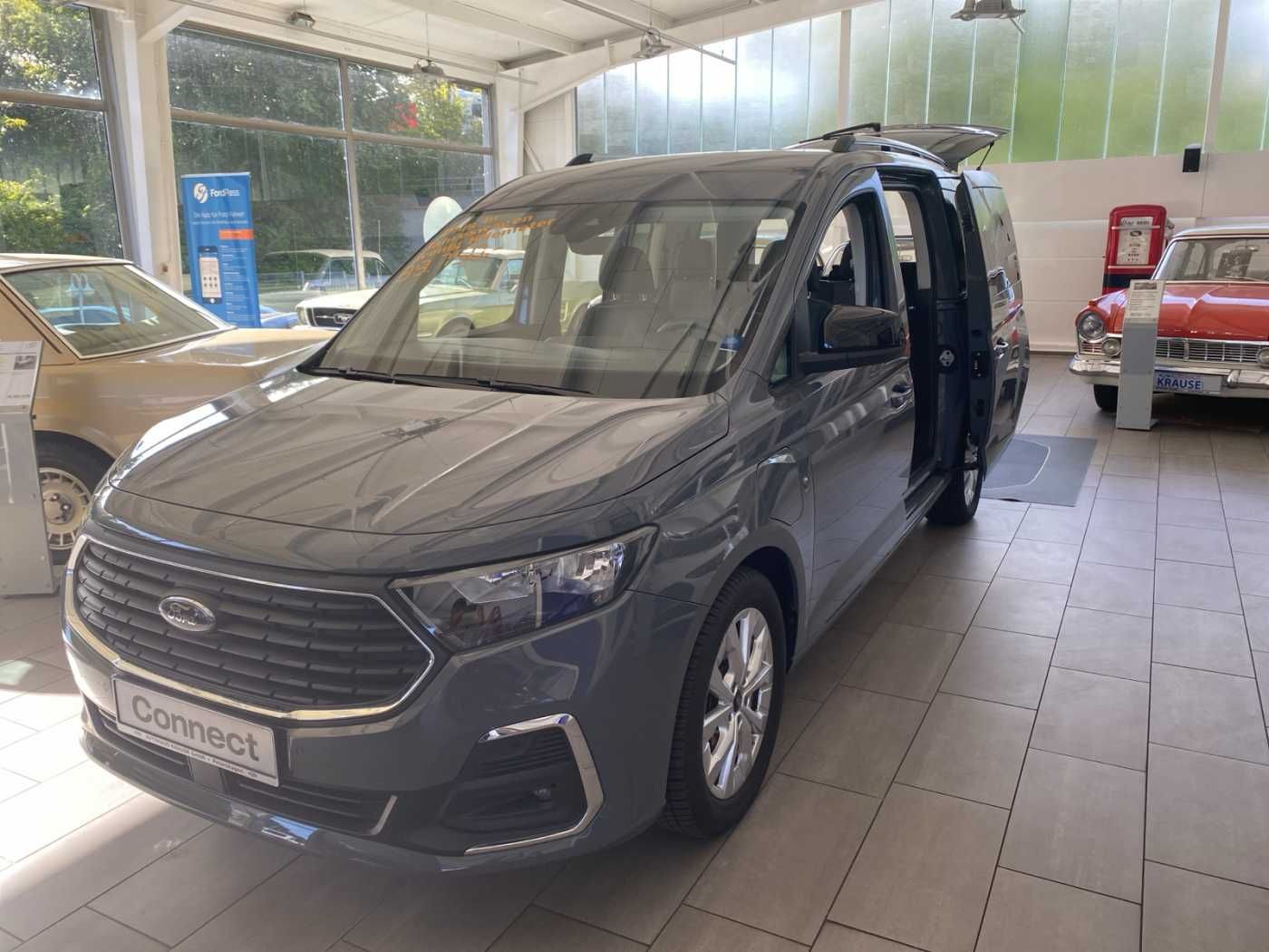Ford Grand Tourneo PHEV Connect Titanium L2