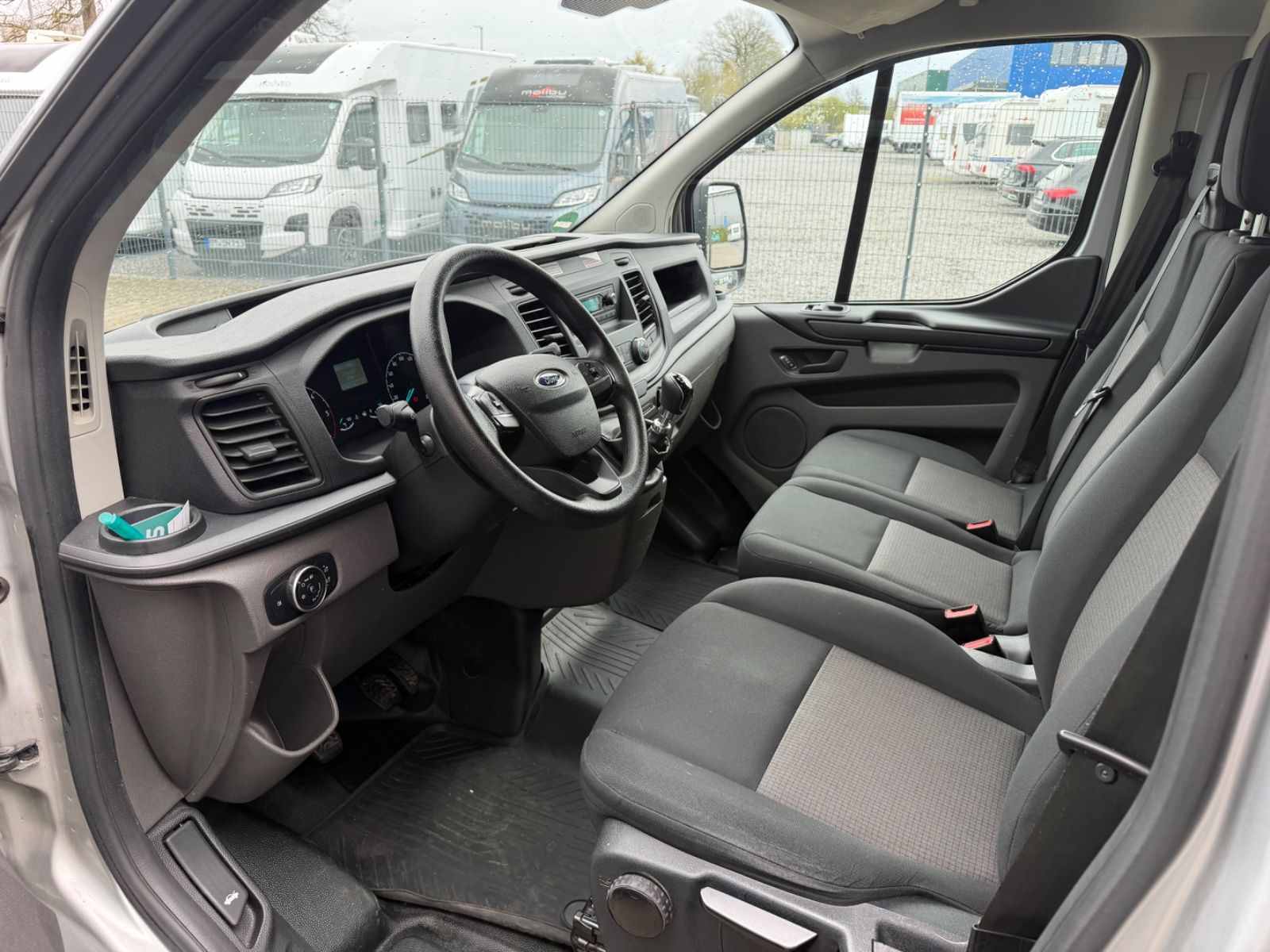 Fahrzeugabbildung Ford Transit Custom AHK 2,5 to