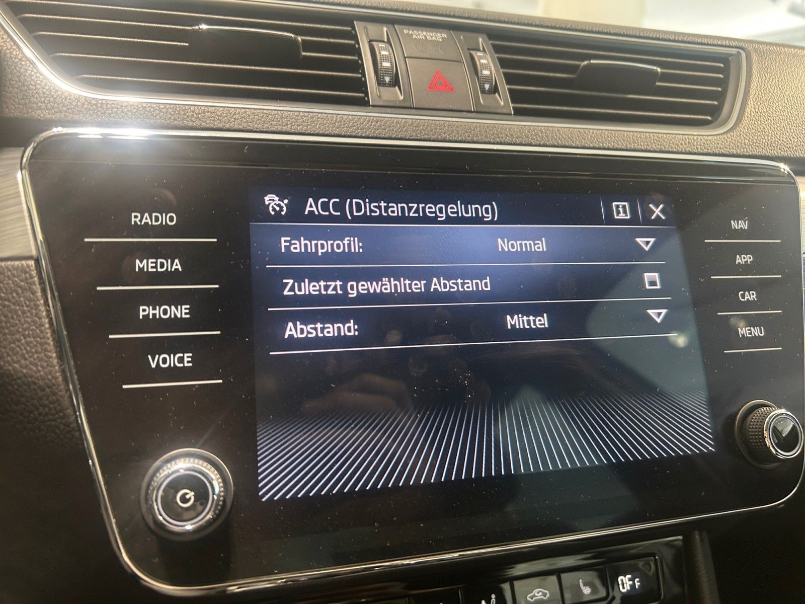 Skoda Superb Lim. Ambition 4x4 DSG ACC SHZ NAV KESSY foto 24