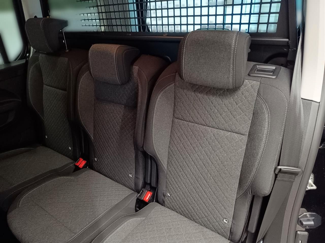 Fahrzeugabbildung Opel Combo Life E 1.5 D Edition N1 Kamera,LED,PDC,LM