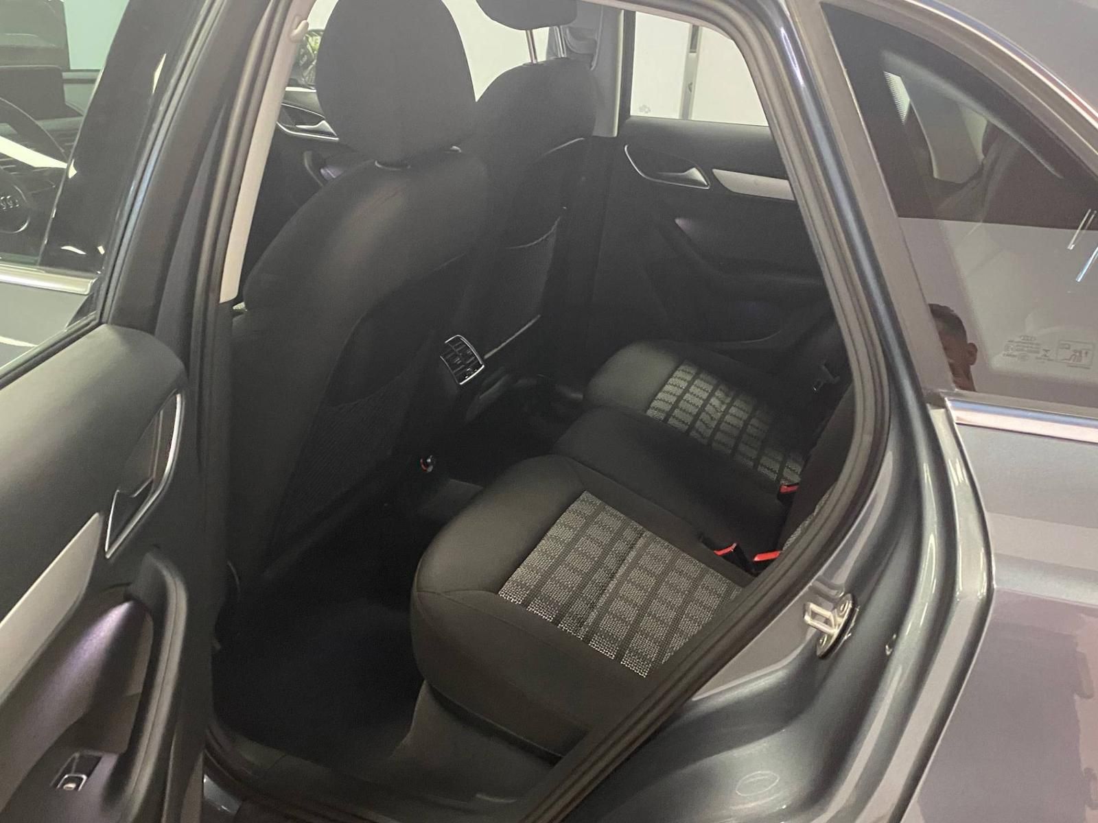 Fahrzeugabbildung Audi Q3 1.4 16V TFSI Sport+AHK+NAVIGATION+Keyless+PDC