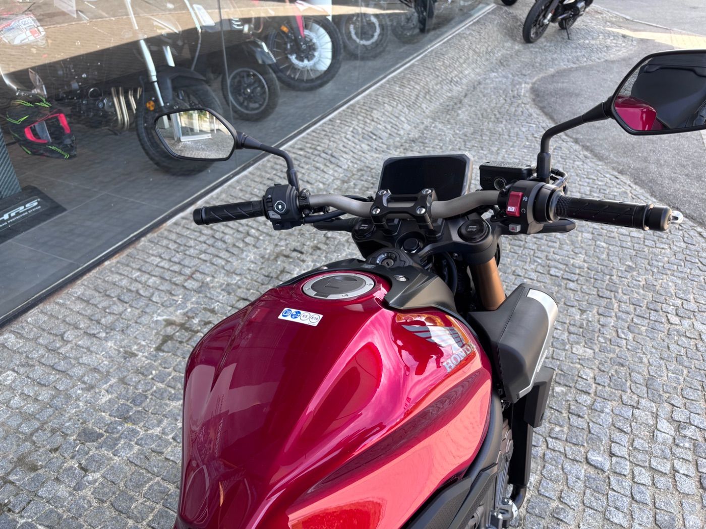 Fahrzeugabbildung Honda CB 650 R E-Clutch 6 Jahre Garantie