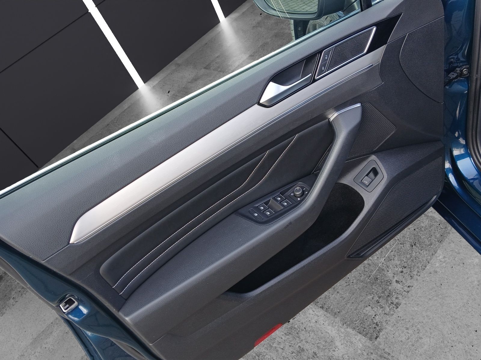 Fahrzeugabbildung Volkswagen Passat Variant TDI Elegance DSG Matrix AHK Navi