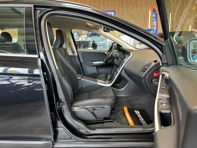 Volvo XC60 Momentum AWD *Xenon*Leder*