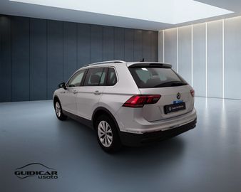 Volkswagen Tiguan - 4