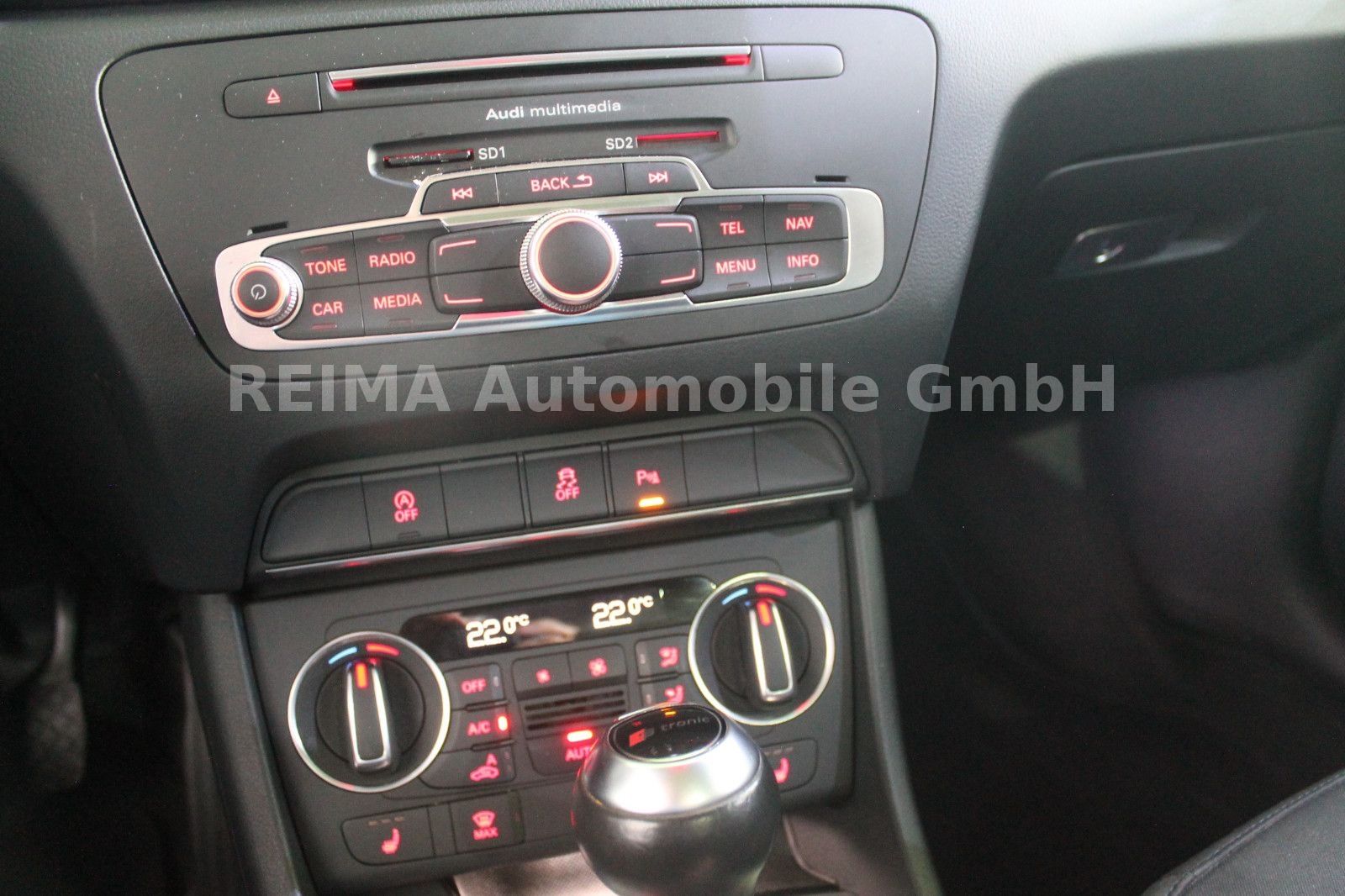 Fahrzeugabbildung Audi Q3 2,0 D quattro,Automatik,Pano,Navi,Xenon