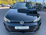 Volkswagen Passat Variant 2.0TDI Elegance Alc. AHK IQ-Light - gebrauchte VW Passat Variant aus dem Jahr 2024
