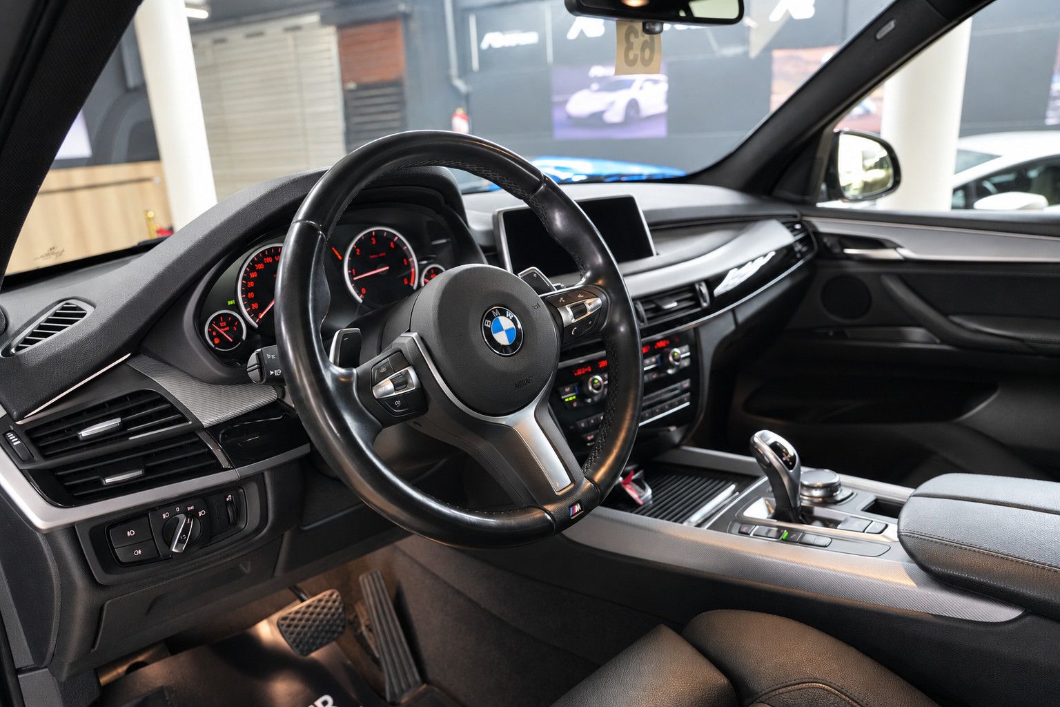 Fahrzeugabbildung BMW X5 xDrive 30d *M-Paket*HUD*Memory*Rückfahrkamera