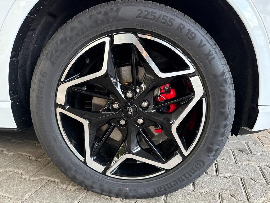 Ford Kuga — fotografia 3