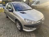 Peugeot 206 Qucksilber  1,6 ltr. Klima tüv... - Peugeot 206 in Köln