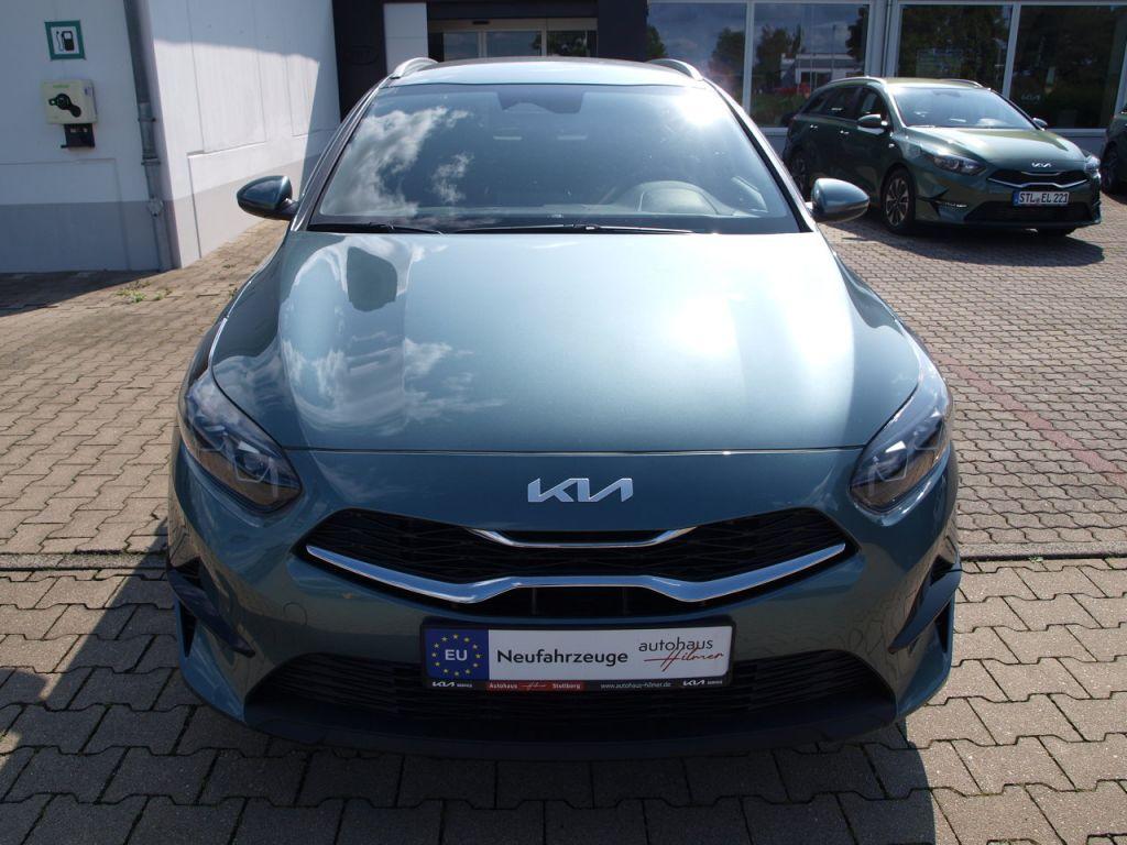 Kia Ceed SW 1.5 T DCT7 NAVI KAM ALU SHZG LED 4 WKR